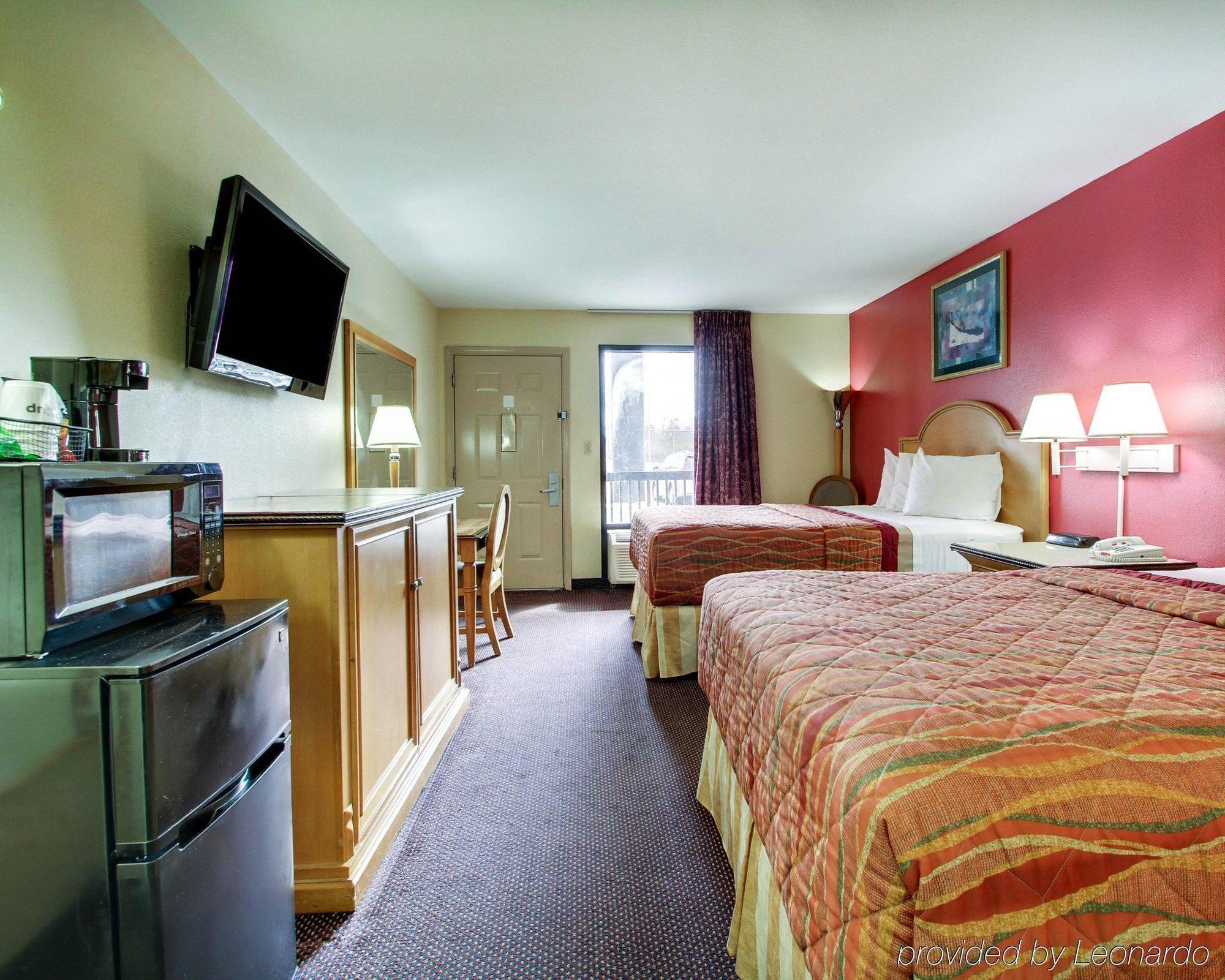 Rodeway Inn Laurel Bagian luar foto