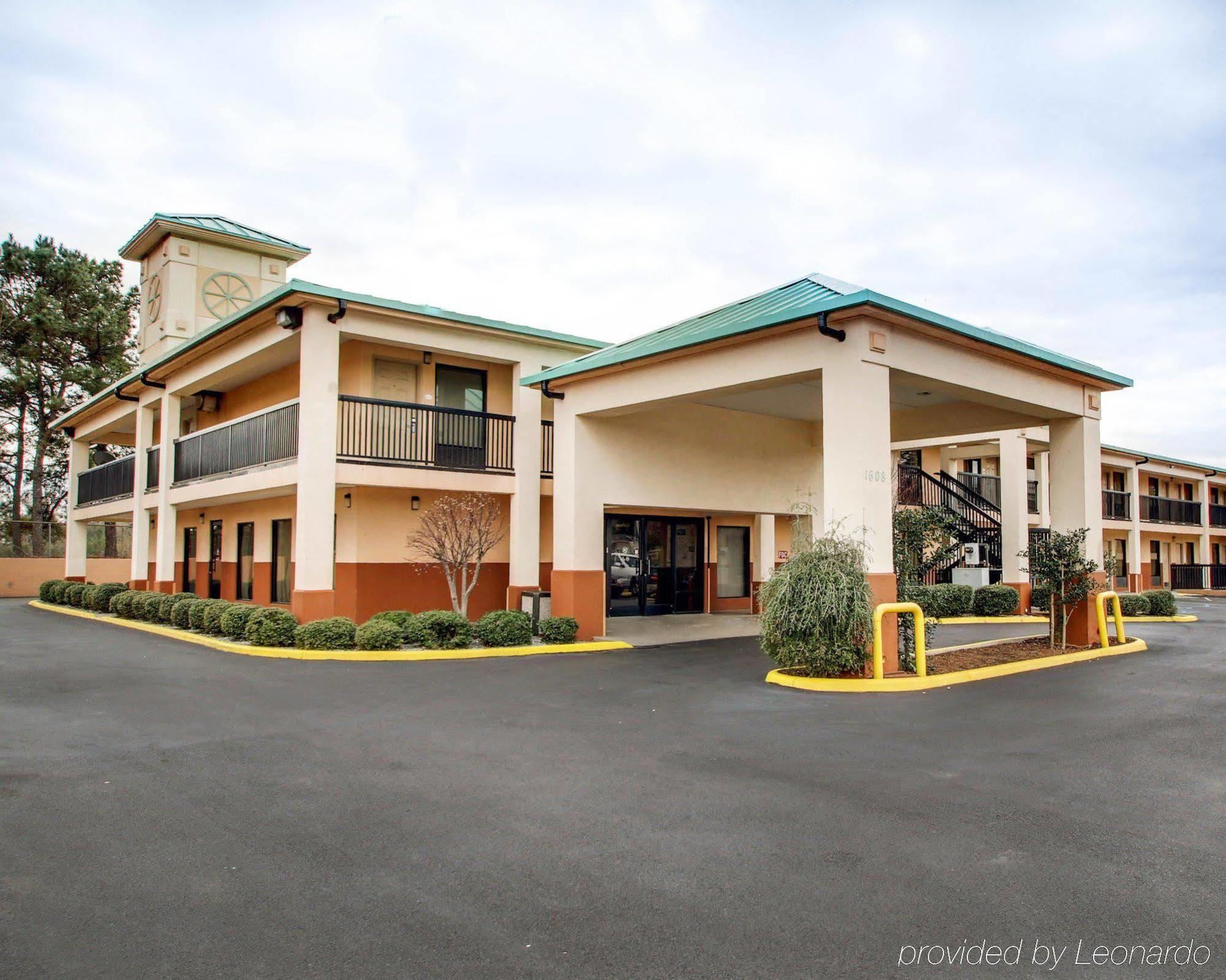 Rodeway Inn Laurel Bagian luar foto