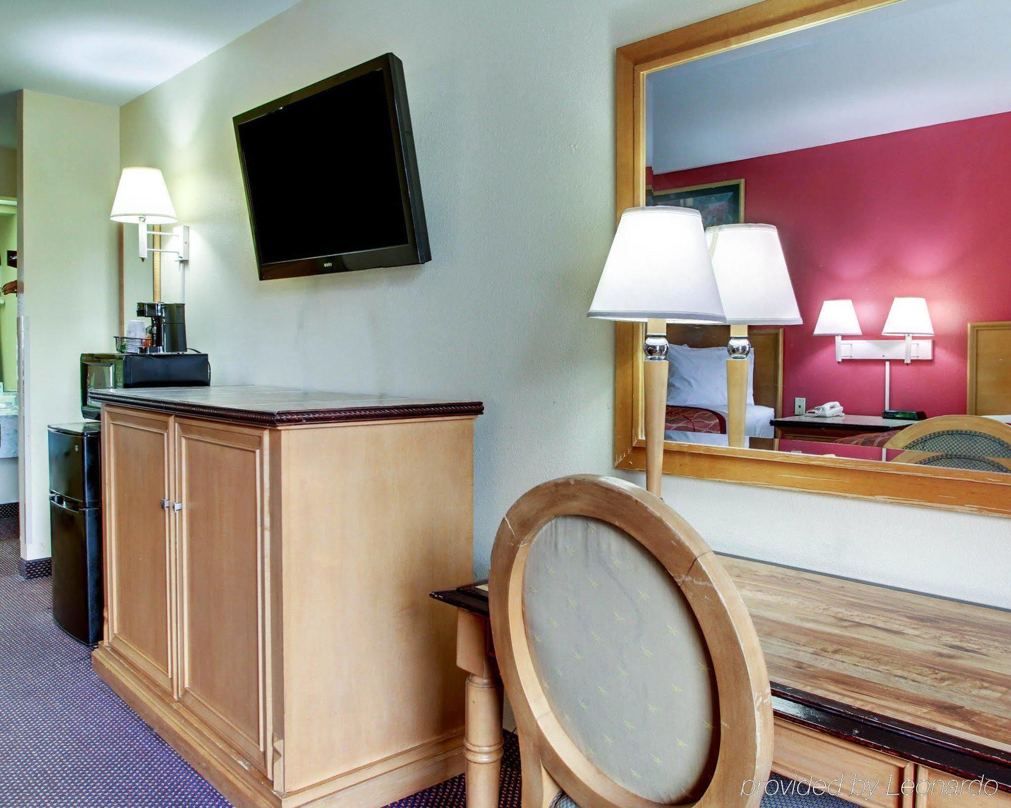 Rodeway Inn Laurel Bagian luar foto