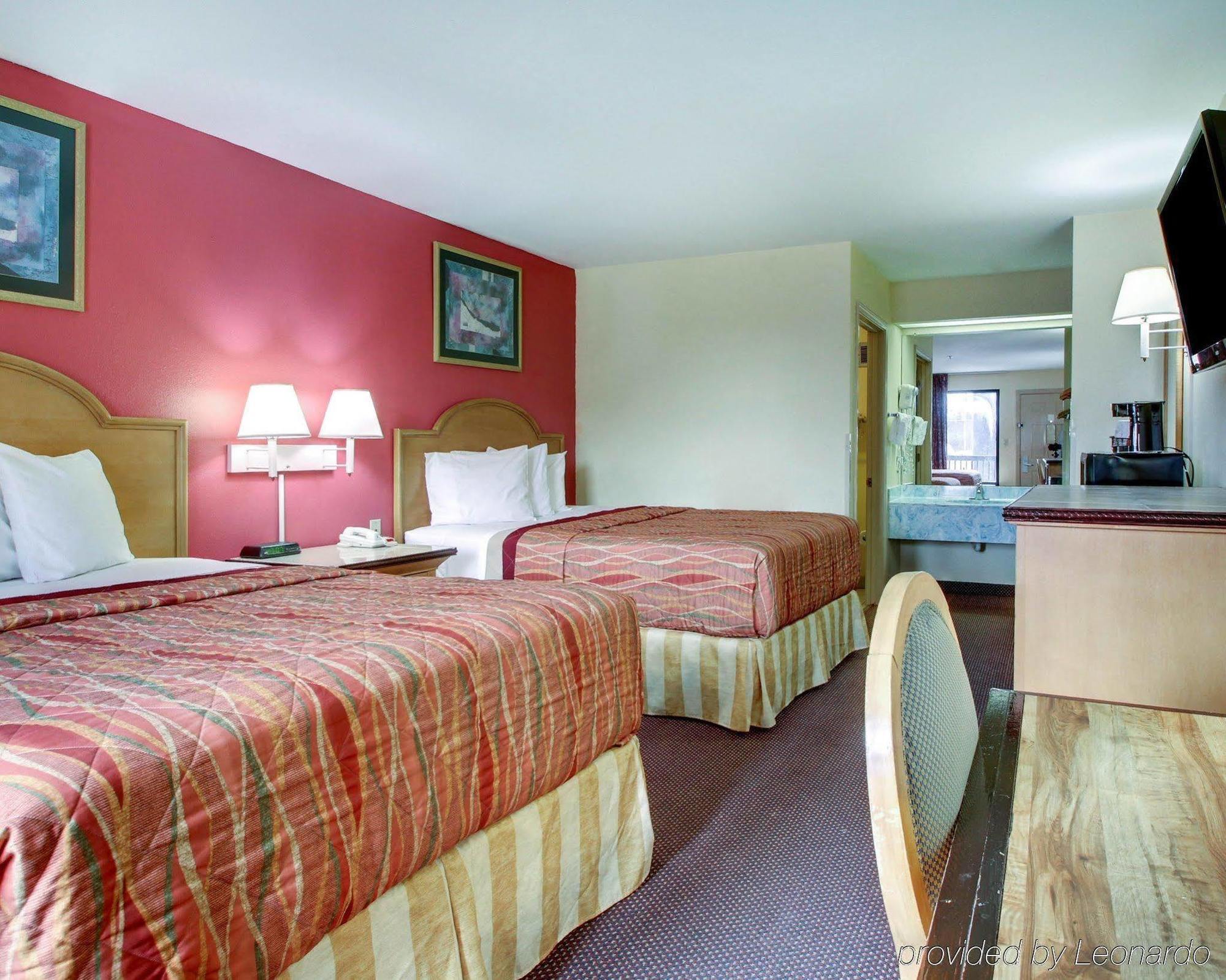Rodeway Inn Laurel Bagian luar foto